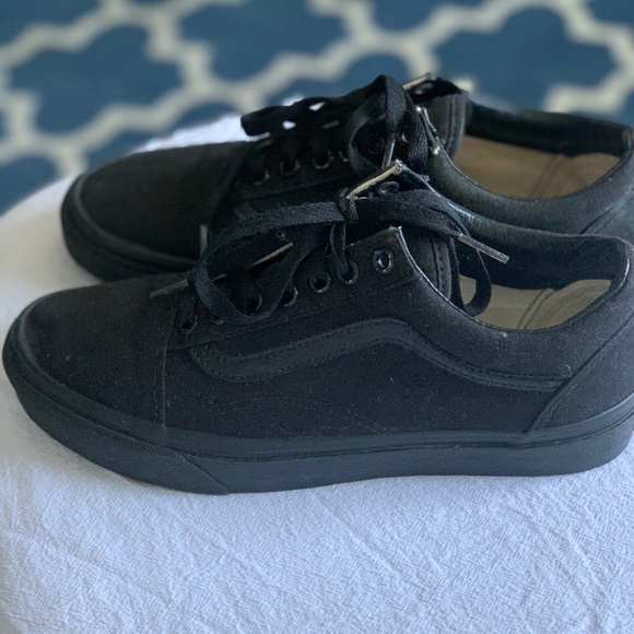 Black Vans - Old Skool Men size 7.5 Women size 9 - Picture 3 of 8